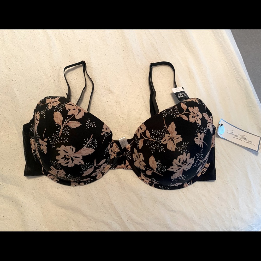 NWT size 42DD bra